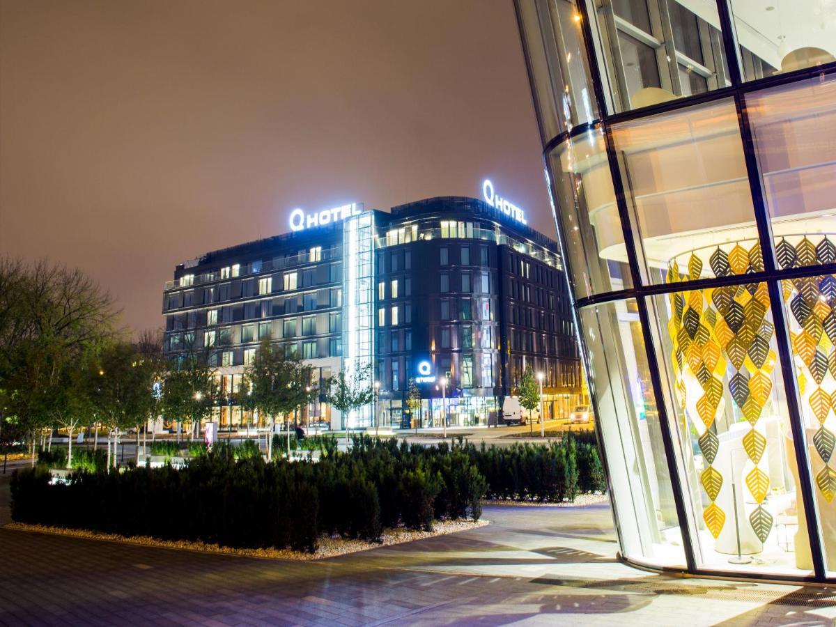 Q Hotel Plus Краков Экстерьер фото