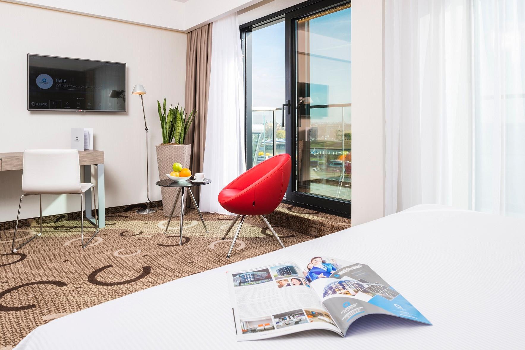 Q Hotel Plus Краков Экстерьер фото