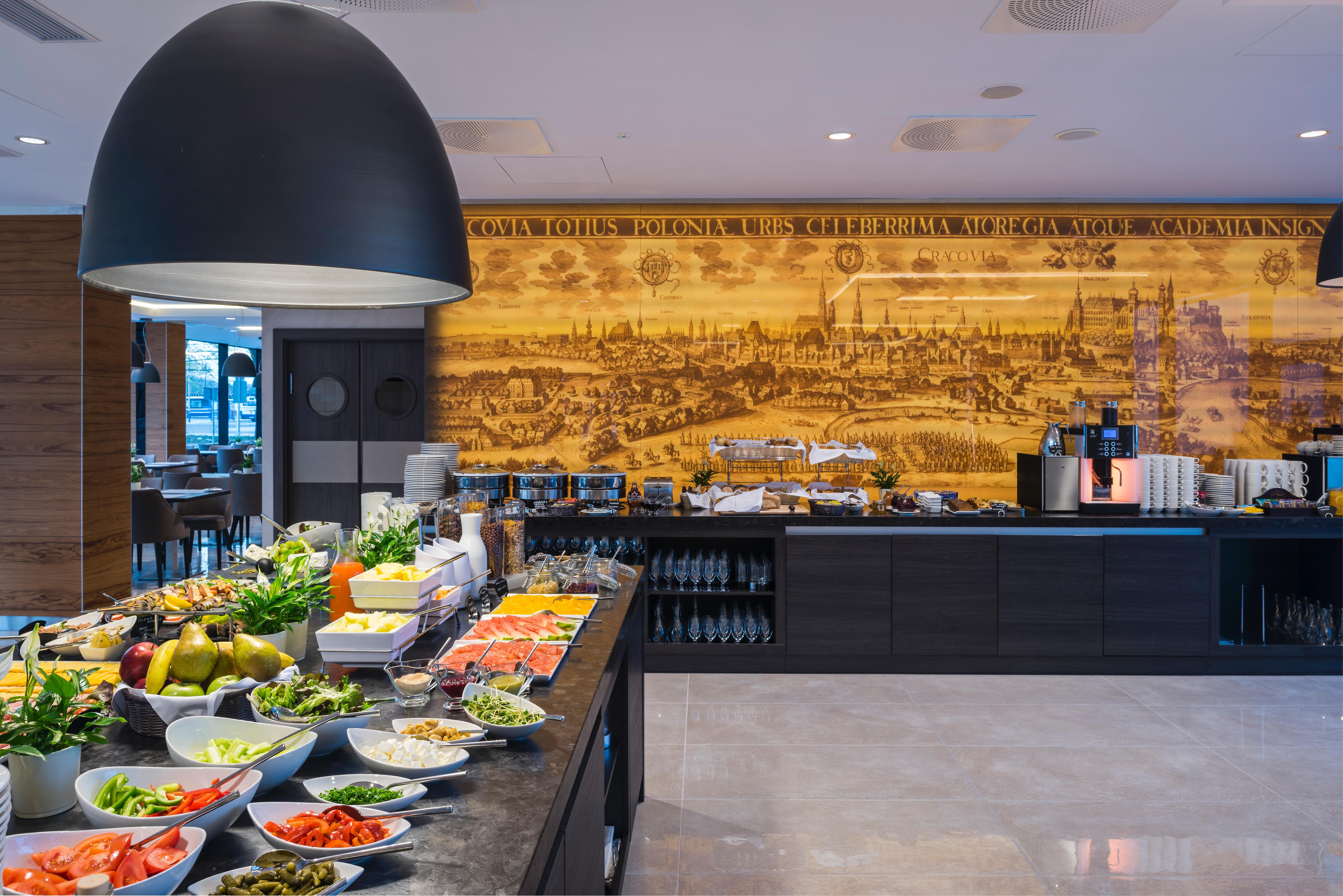 Q Hotel Plus Краков Экстерьер фото