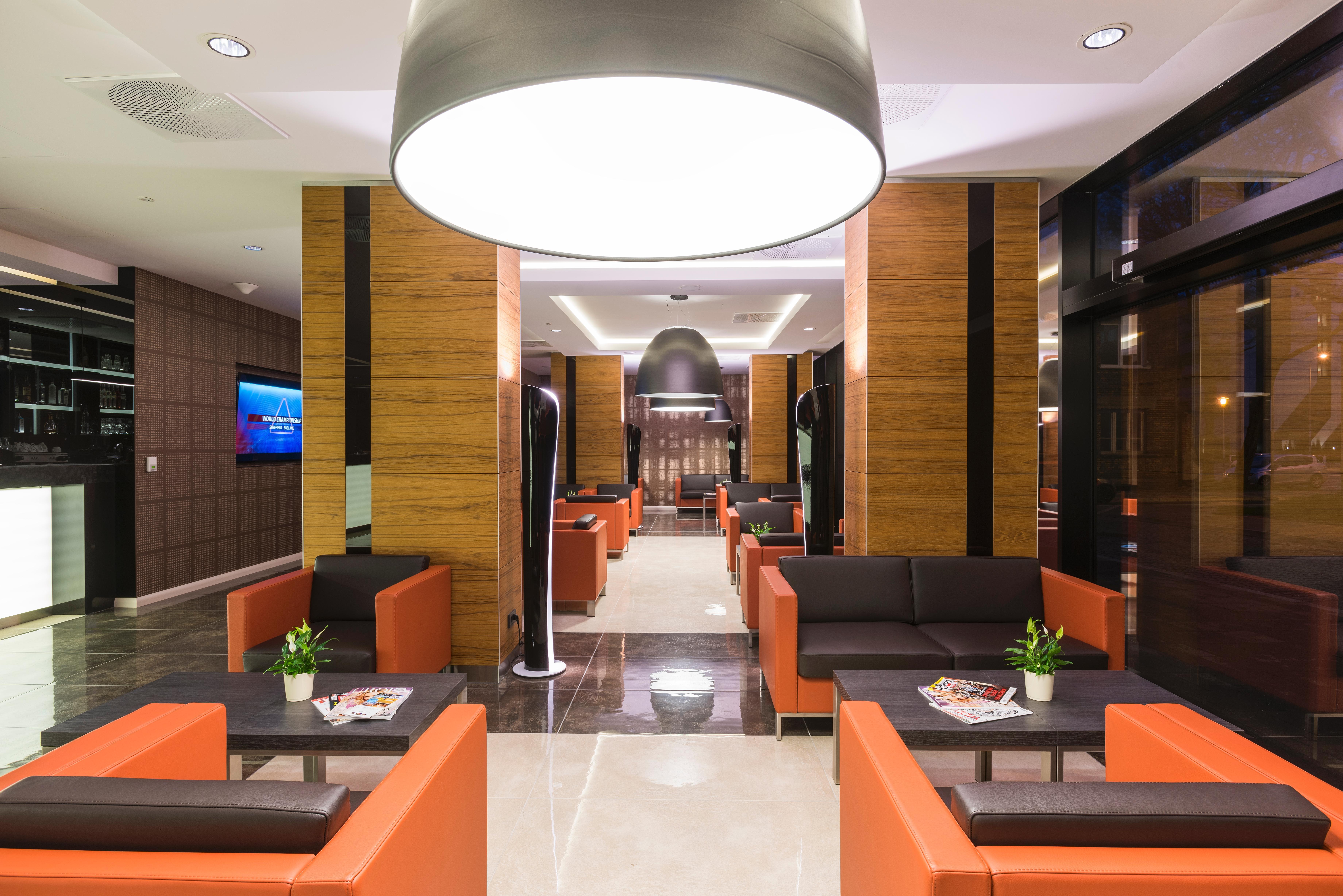 Q Hotel Plus Краков Экстерьер фото