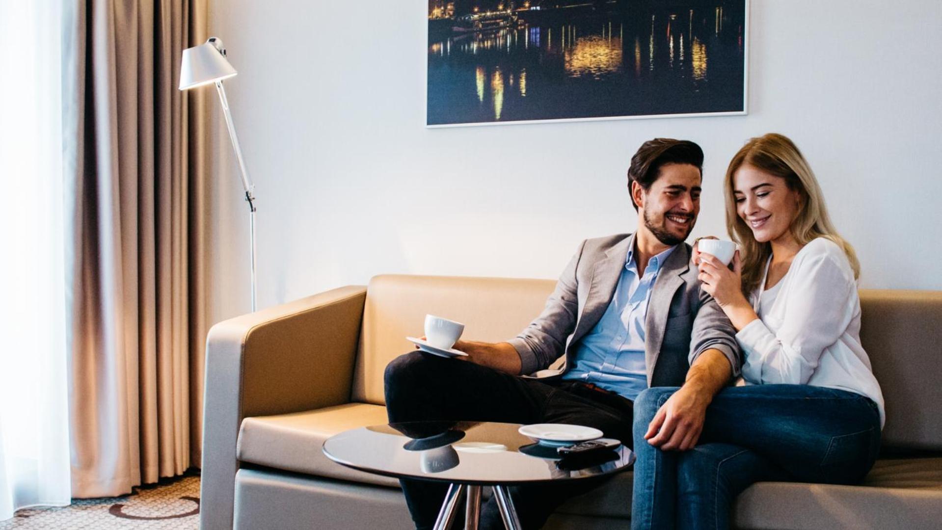 Q Hotel Plus Краков Экстерьер фото