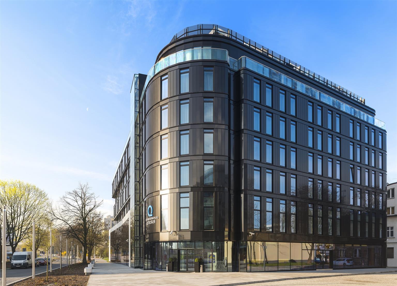 Q Hotel Plus Краков Экстерьер фото