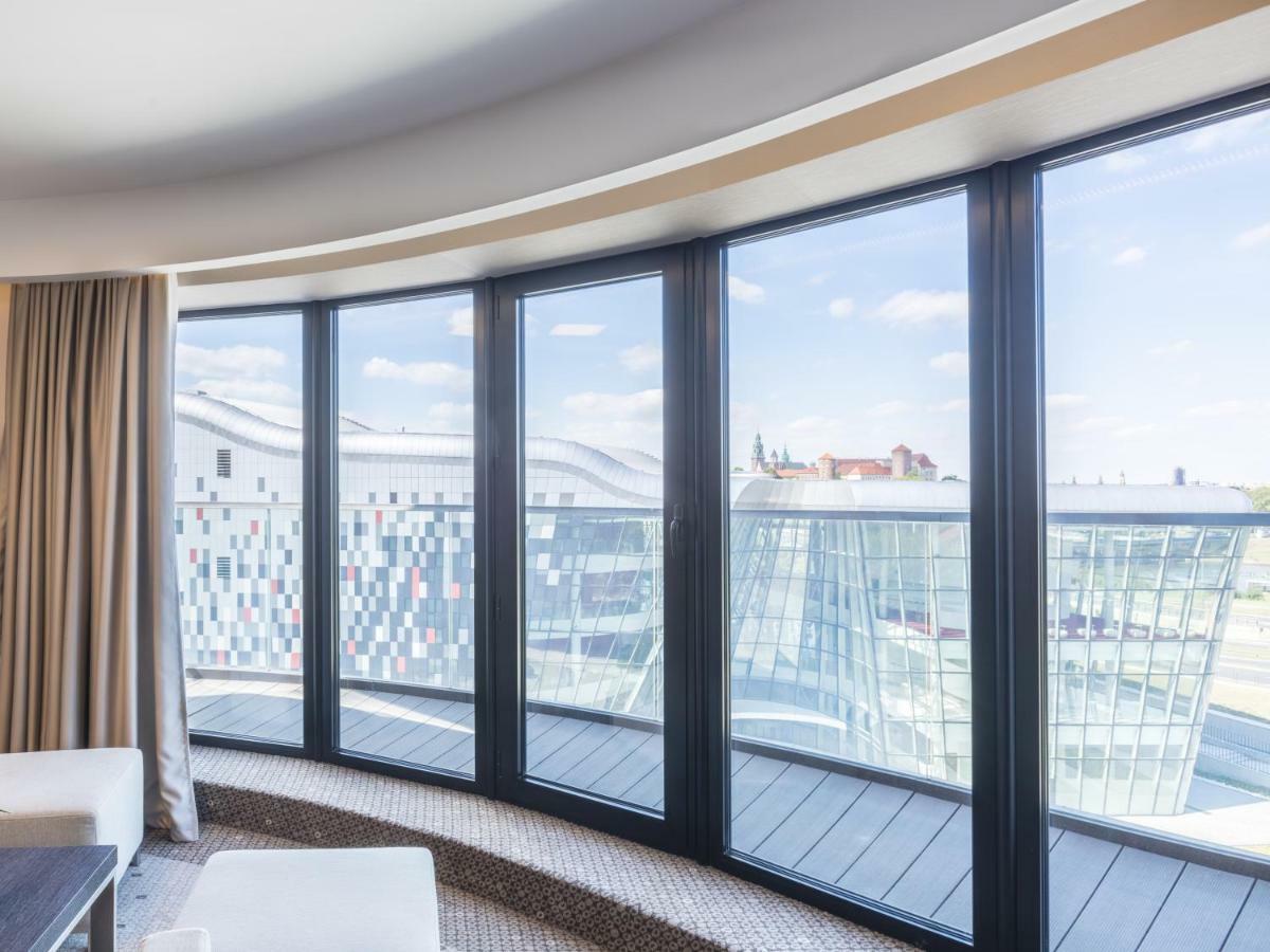 Q Hotel Plus Краков Экстерьер фото