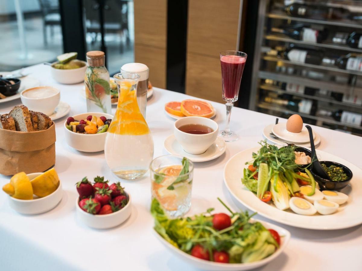 Q Hotel Plus Краков Экстерьер фото