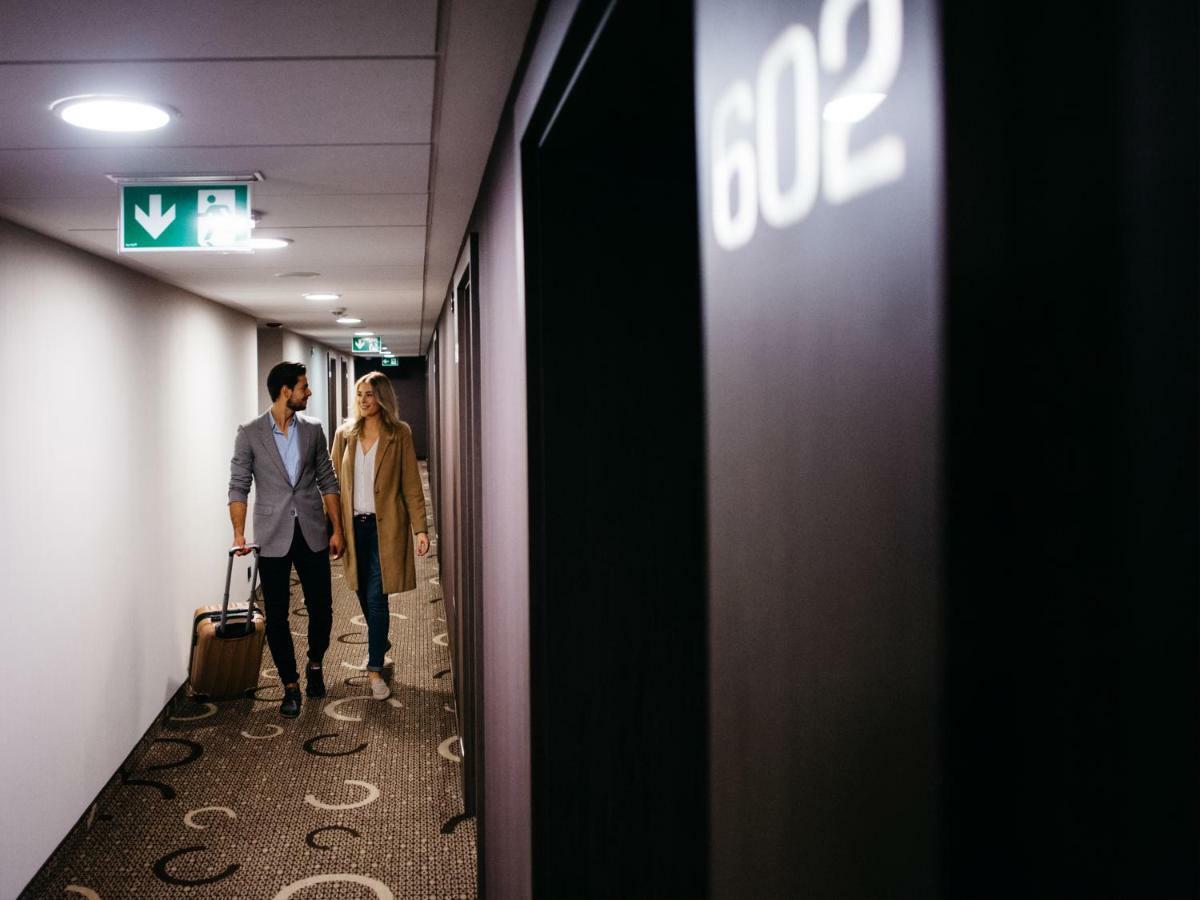 Q Hotel Plus Краков Экстерьер фото